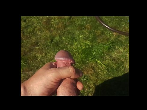 ❤️ Hot hottie får sin lyserøde fisse kneppet og kommer med en sprøjte i en sommerhave ️❌ Anal video at da.valeshop.top ️